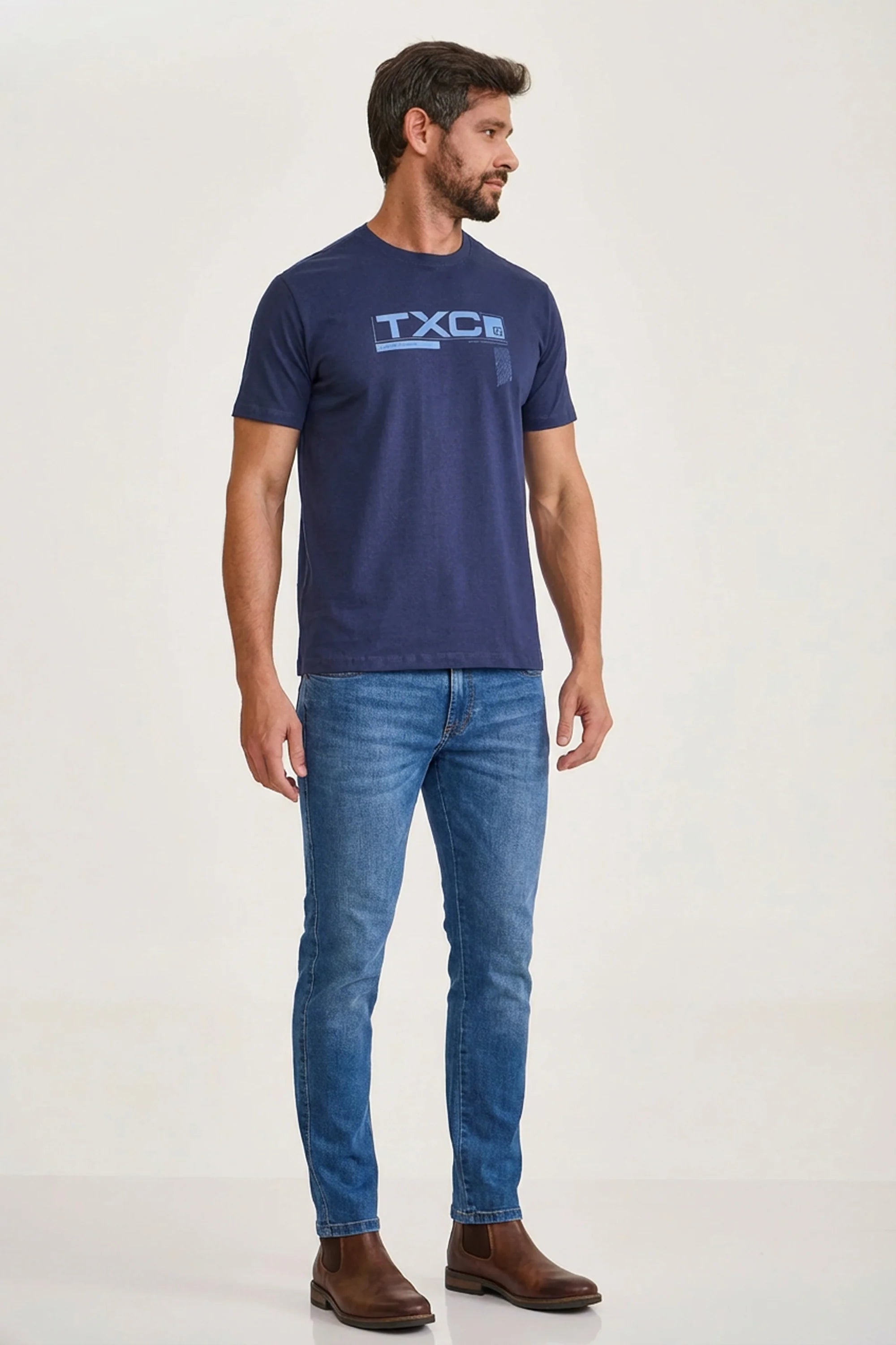 CAMISETA REGULAR MEIA MALHA PENTEADA
A REGULAR
ESTAMPADA 192705