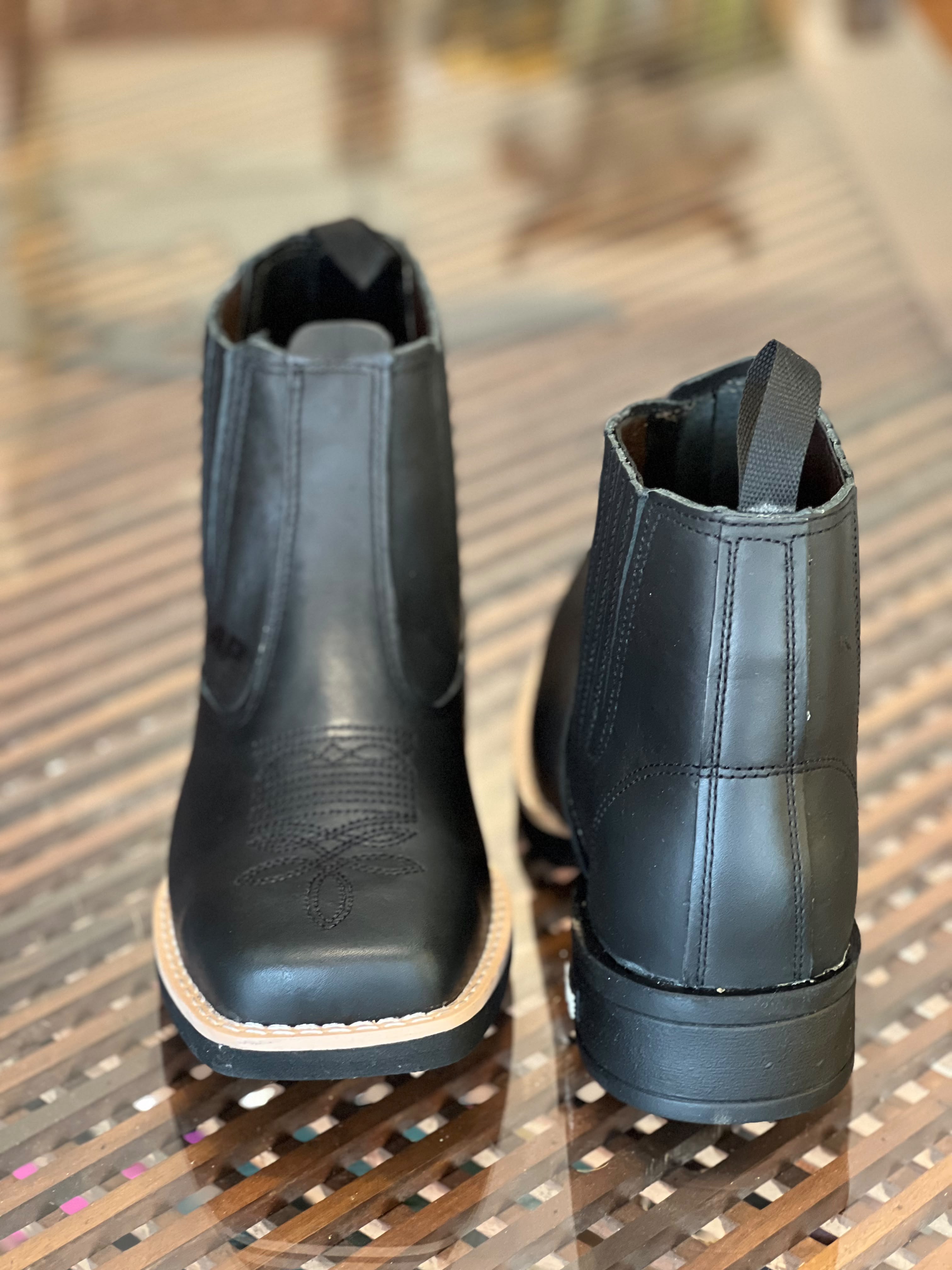 Botina Texana Lisa Bico Quadrado Masculina Arpé Ref.: 2011S